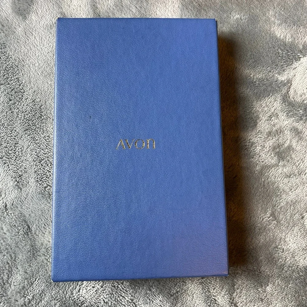 Avon vintage necklace